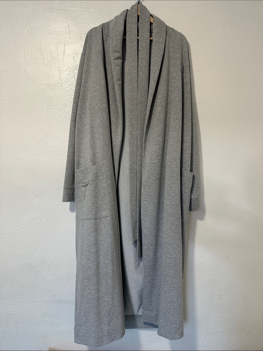 Savage x Fenty Men’s Robe in Platinum Silver Size M